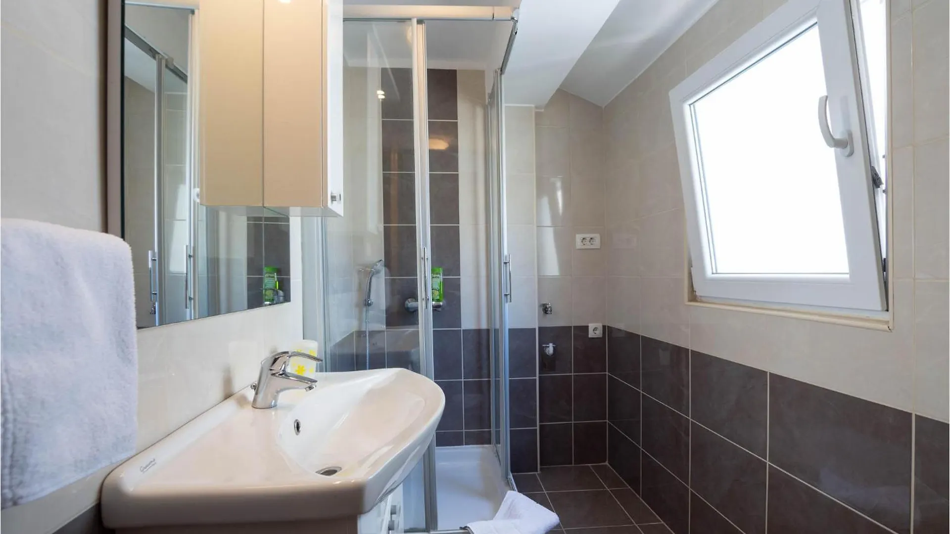 Beautiful Home In Split With Kitchen